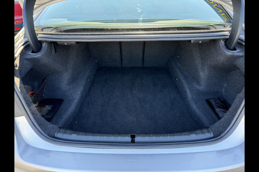 BMW 5 Serie 520i High Executive M-Pakket Alcantara,Navi,Camera,Cruise,Clima,2e Eigenaar,N.A.P,BTW Auto,184pk,Nieuwe Apk bij Aflevering