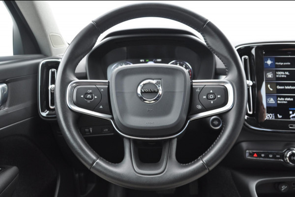 Volvo XC40 T3 163PK Automaat Momentum Pro / Cruise control / BLIS / Parkeersensoren met camera / Leder met textiel interieur / stoelverwarming / Apple carplay / Andriod auto /