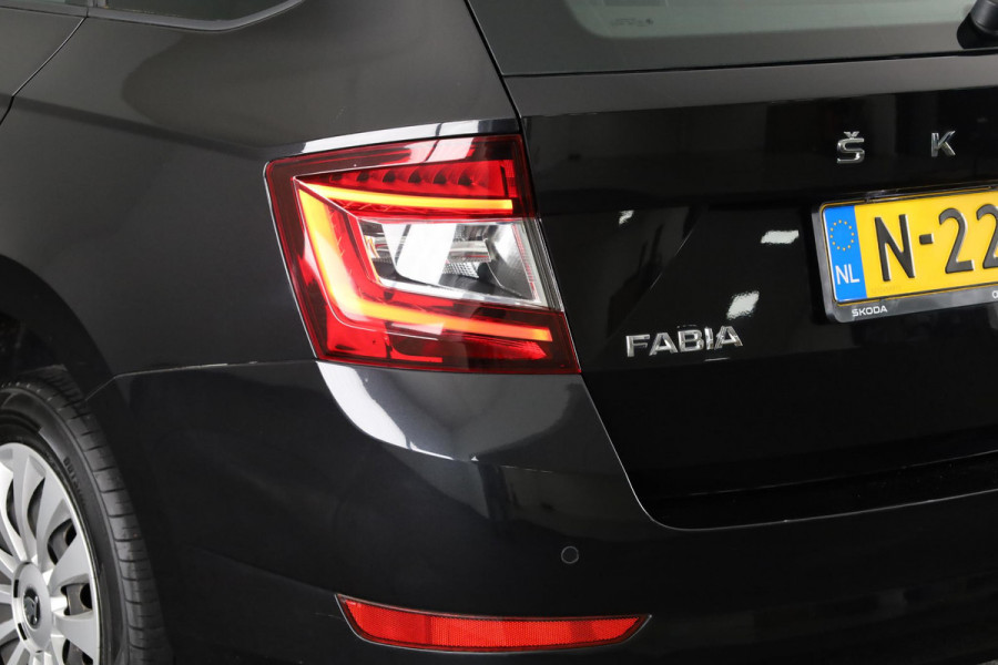 Škoda Fabia Combi 1.0 TSI Ambition 95pk | Navigatie | Airconditioning | Parkeersensoren | Apple Carplay  /Android Auto