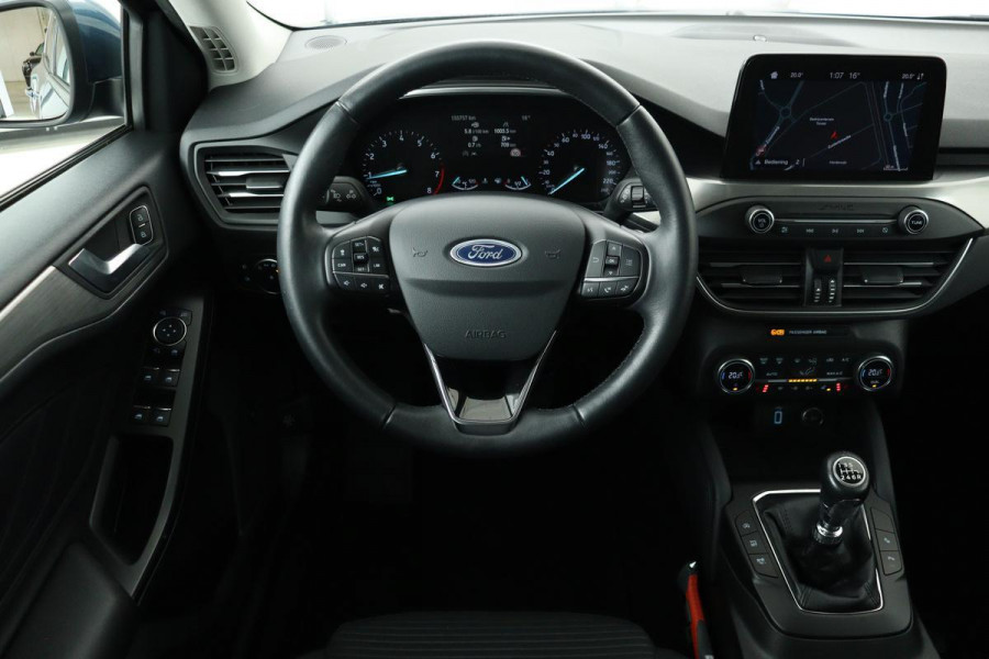 Ford Focus 1.0 EcoBoost Titanium | 1e eigenaar | Stoel & stuurverwarming | Adaptive cruise | Trekhaak | Camera | Carplay | Keyless