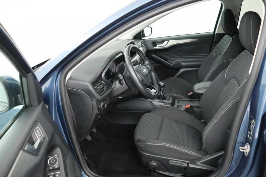 Ford Focus 1.0 EcoBoost Titanium | 1e eigenaar | Stoel & stuurverwarming | Adaptive cruise | Trekhaak | Camera | Carplay | Keyless