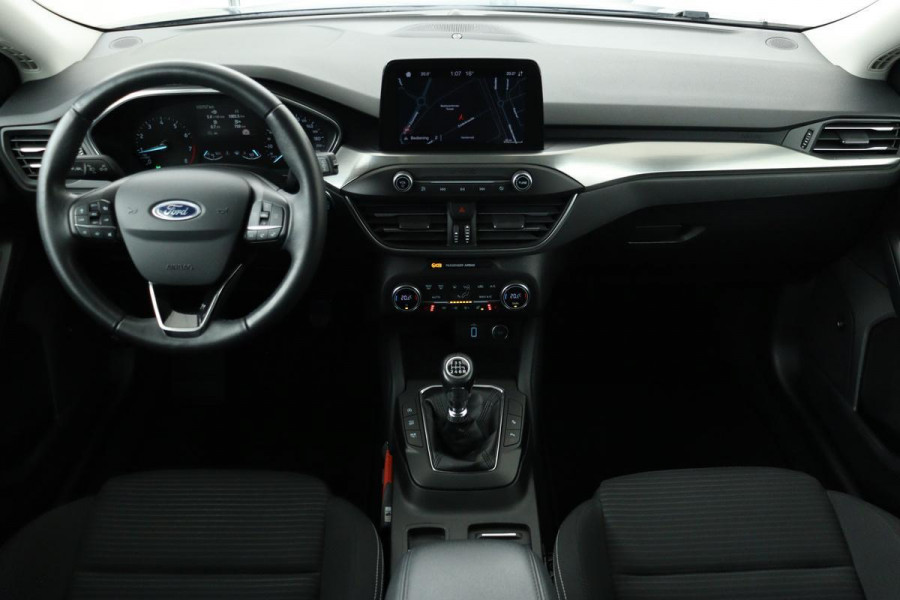 Ford Focus 1.0 EcoBoost Titanium | 1e eigenaar | Stoel & stuurverwarming | Adaptive cruise | Trekhaak | Camera | Carplay | Keyless