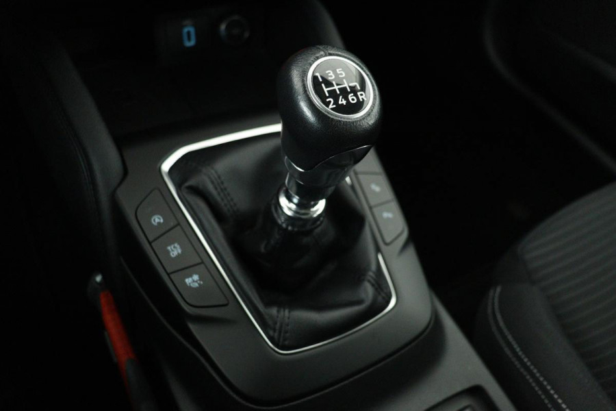 Ford Focus 1.0 EcoBoost Titanium | 1e eigenaar | Stoel & stuurverwarming | Adaptive cruise | Trekhaak | Camera | Carplay | Keyless