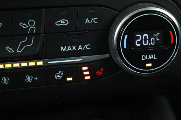 Ford Focus 1.0 EcoBoost Titanium | 1e eigenaar | Stoel & stuurverwarming | Adaptive cruise | Trekhaak | Camera | Carplay | Keyless