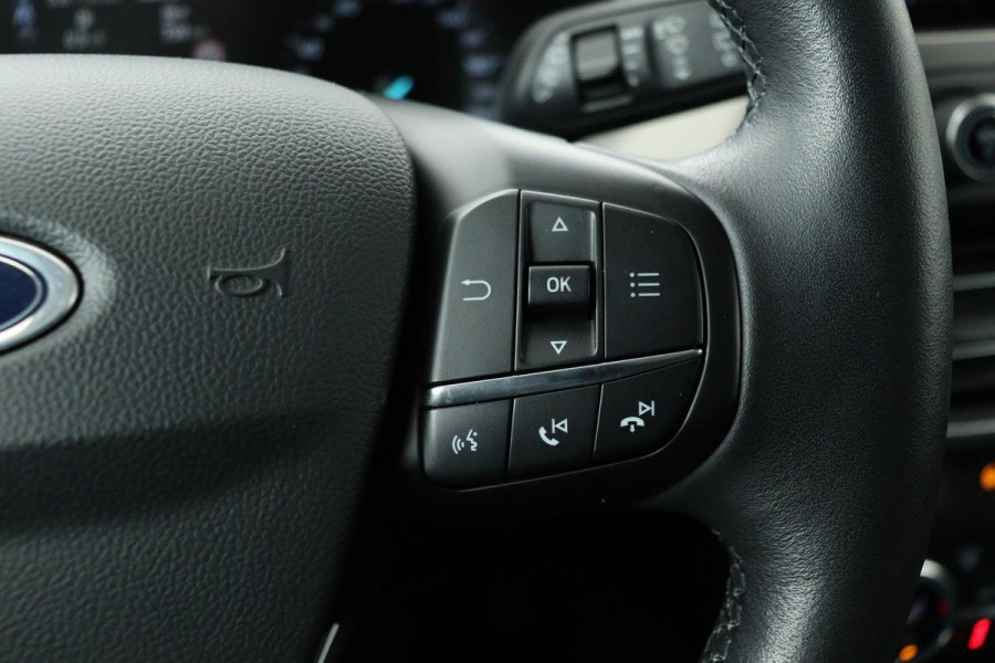Ford Focus 1.0 EcoBoost Titanium | 1e eigenaar | Stoel & stuurverwarming | Adaptive cruise | Trekhaak | Camera | Carplay | Keyless