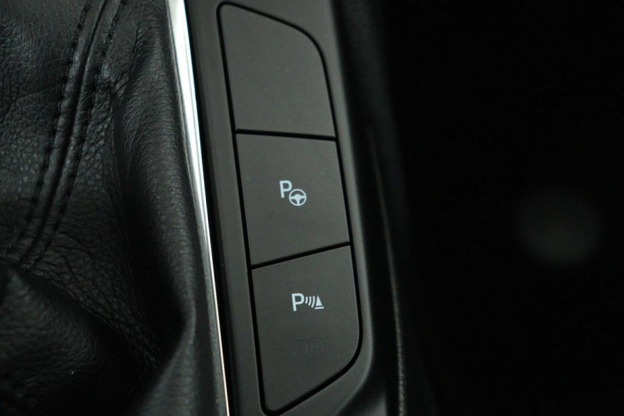 Ford Focus 1.0 EcoBoost Titanium | 1e eigenaar | Stoel & stuurverwarming | Adaptive cruise | Trekhaak | Camera | Carplay | Keyless