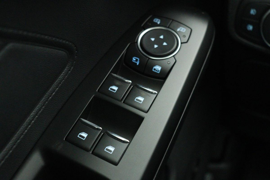 Ford Focus 1.0 EcoBoost Titanium | 1e eigenaar | Stoel & stuurverwarming | Adaptive cruise | Trekhaak | Camera | Carplay | Keyless