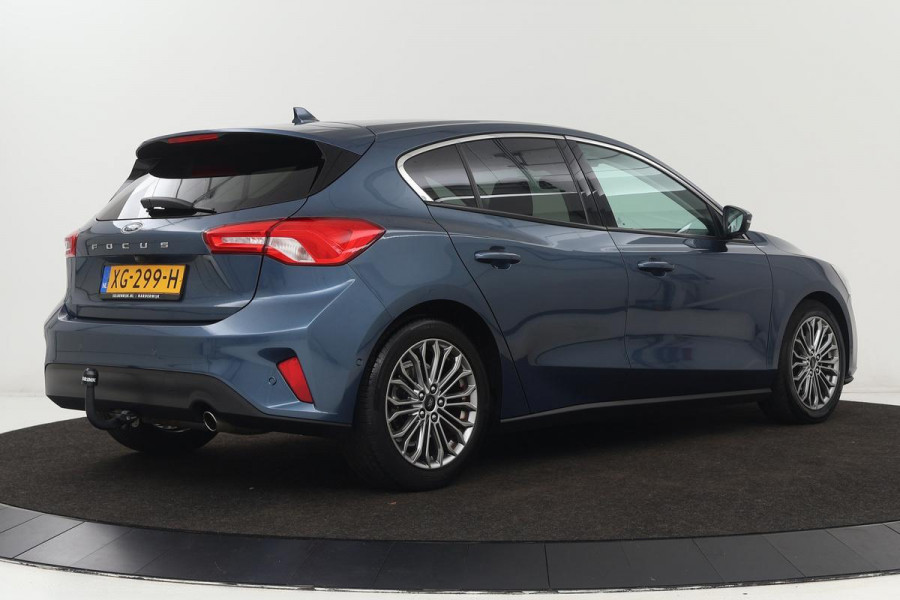 Ford Focus 1.0 EcoBoost Titanium | 1e eigenaar | Stoel & stuurverwarming | Adaptive cruise | Trekhaak | Camera | Carplay | Keyless