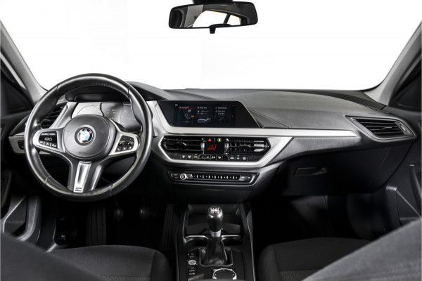 BMW 1-serie 118i 140 PK Corporate High Executive | Cruise | PDC | NAV+ Apple Car Play | EEC | LM 19" |