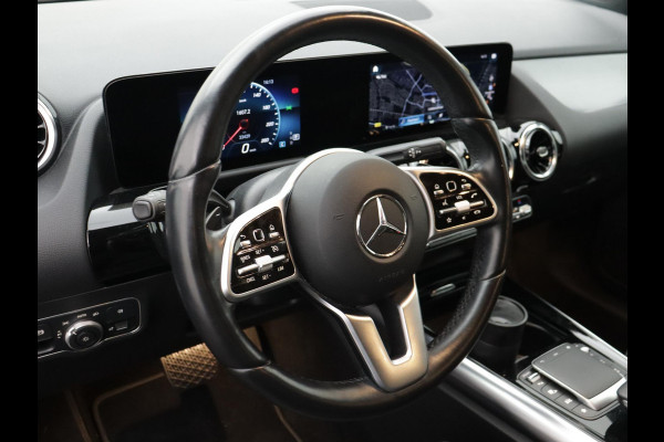 Mercedes-Benz GLA 200 Business Line 1/2-LEER CAMERA NAVI