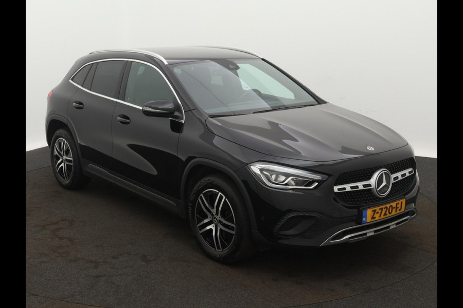 Mercedes-Benz GLA 200 Business Line 1/2-LEER CAMERA NAVI