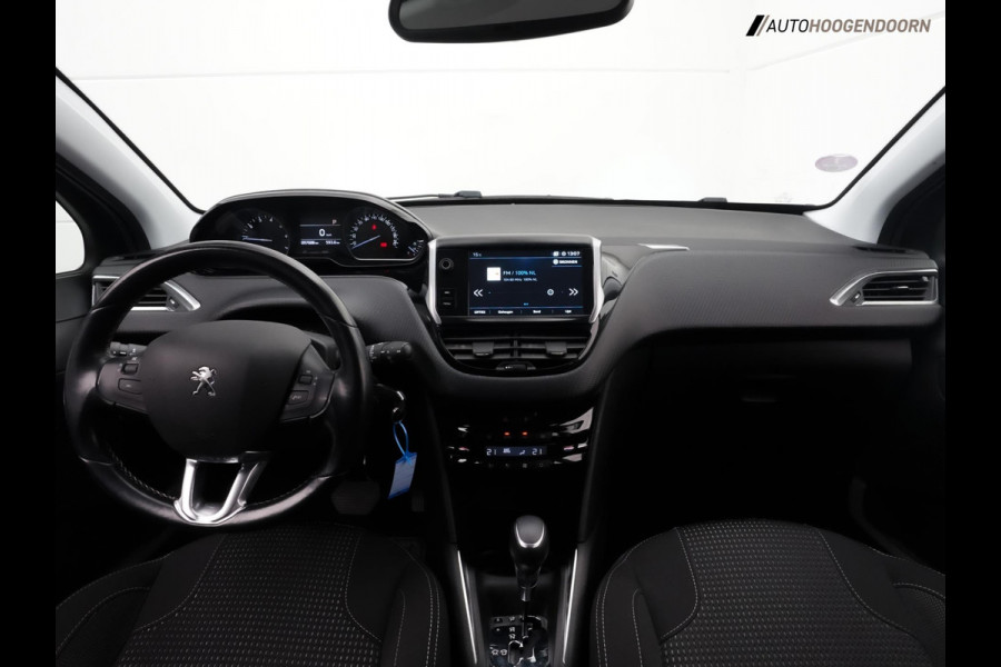 Peugeot 208 1.2 PureTech Allure (APPLE CARPLAY,LED VERLICHTING,AUTOMAAT,PARKEERSENSOREN,CLIMATE,CRUISE,LM-VELGEN,TOPCONDITIE)