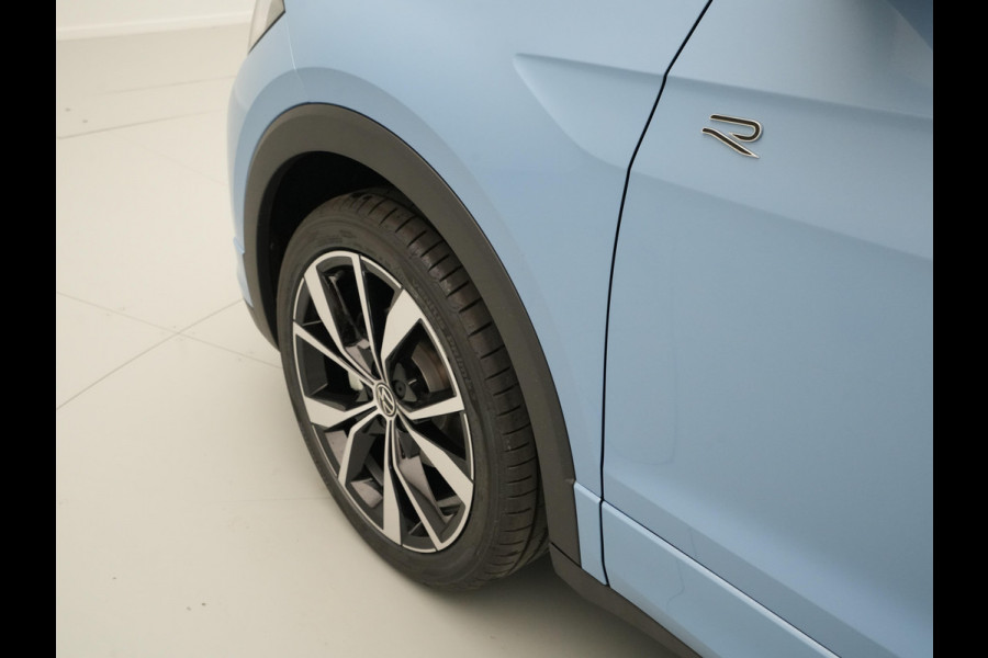 Volkswagen T-Cross Volkswagen R-Line | 'App-Connect' draadloze smartphone integratie | Achterlichten LED | Afstandscontrolesysteem (Front Assist)