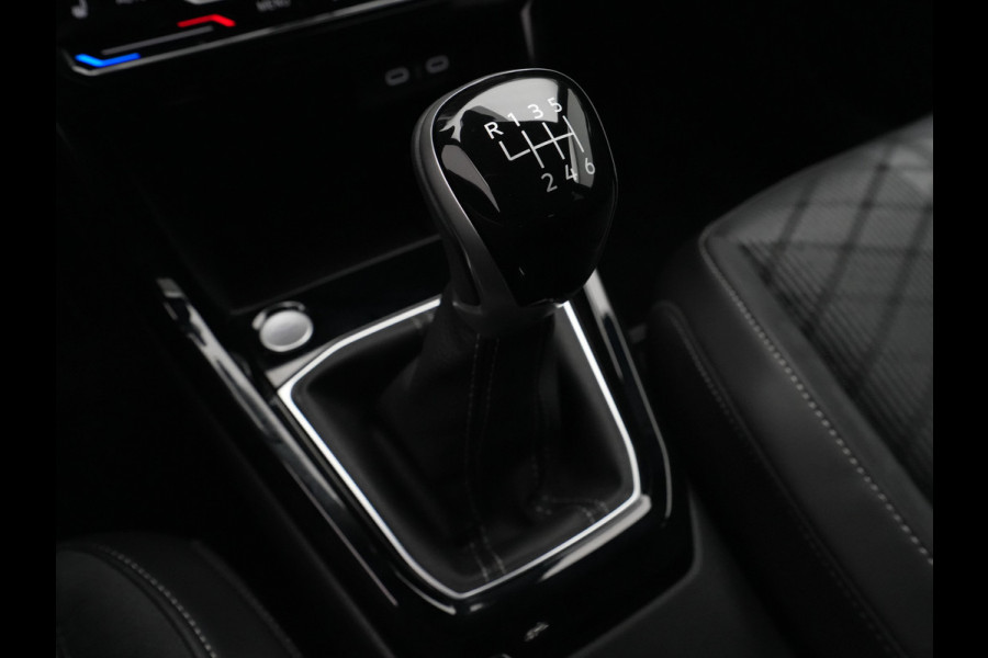 Volkswagen T-Cross Volkswagen R-Line | 'App-Connect' draadloze smartphone integratie | Achterlichten LED | Afstandscontrolesysteem (Front Assist)