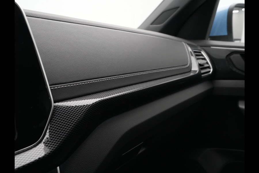 Volkswagen T-Cross Volkswagen R-Line | 'App-Connect' draadloze smartphone integratie | Achterlichten LED | Afstandscontrolesysteem (Front Assist)
