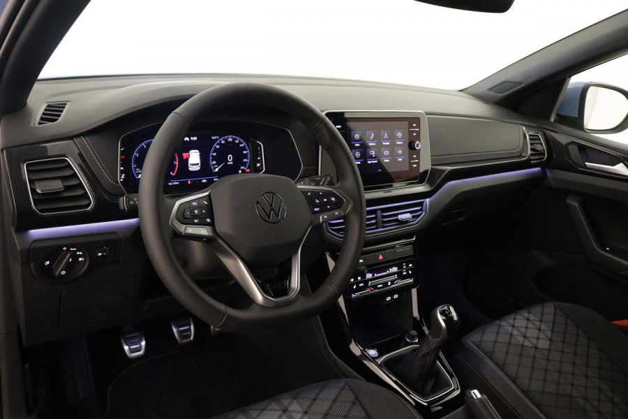 Volkswagen T-Cross Volkswagen R-Line | 'App-Connect' draadloze smartphone integratie | Achterlichten LED | Afstandscontrolesysteem (Front Assist)