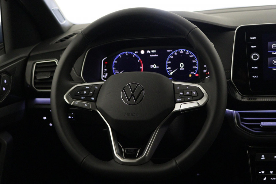 Volkswagen T-Cross Volkswagen R-Line | 'App-Connect' draadloze smartphone integratie | Achterlichten LED | Afstandscontrolesysteem (Front Assist)