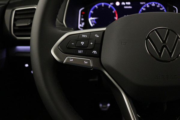 Volkswagen T-Cross Volkswagen R-Line | 'App-Connect' draadloze smartphone integratie | Achterlichten LED | Afstandscontrolesysteem (Front Assist)