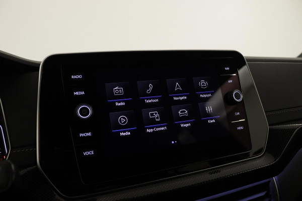Volkswagen T-Cross Volkswagen R-Line | 'App-Connect' draadloze smartphone integratie | Achterlichten LED | Afstandscontrolesysteem (Front Assist)