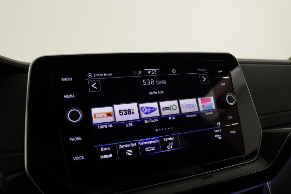 Volkswagen T-Cross Volkswagen R-Line | 'App-Connect' draadloze smartphone integratie | Achterlichten LED | Afstandscontrolesysteem (Front Assist)