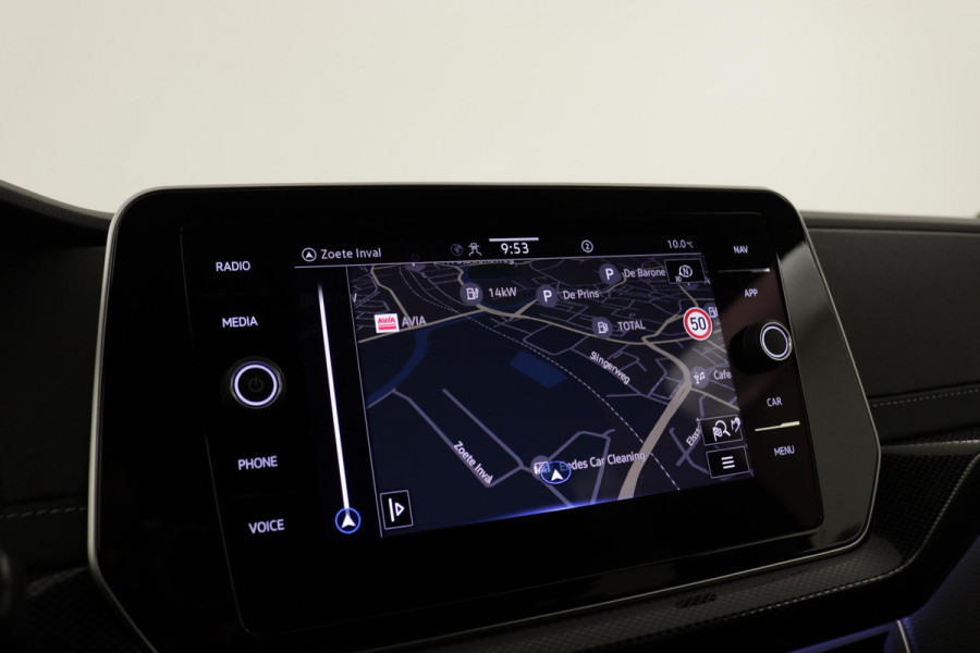Volkswagen T-Cross Volkswagen R-Line | 'App-Connect' draadloze smartphone integratie | Achterlichten LED | Afstandscontrolesysteem (Front Assist)