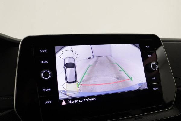 Volkswagen T-Cross Volkswagen R-Line | 'App-Connect' draadloze smartphone integratie | Achterlichten LED | Afstandscontrolesysteem (Front Assist)