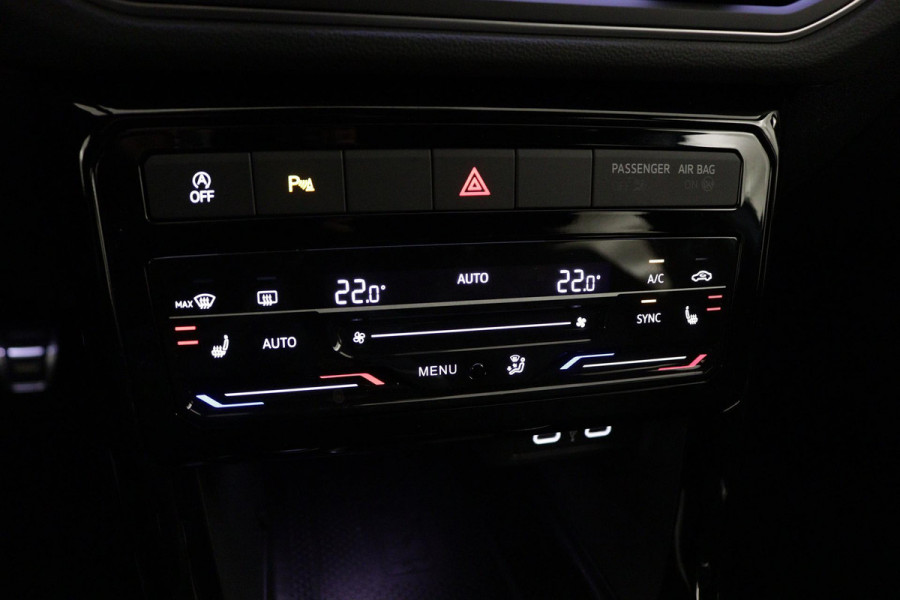 Volkswagen T-Cross Volkswagen R-Line | 'App-Connect' draadloze smartphone integratie | Achterlichten LED | Afstandscontrolesysteem (Front Assist)