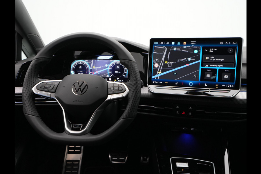 Volkswagen GOLF Variant 1.5 eTSI 116 7DSG R-Line Edition | 'App-Connect' draadloze smartphone integratie | Achterbank in ongelijke delen neerklapbaar incl. middenarmsteun en doorlaadmogelijkheid | Afstandscontrolesysteem (Front Assist)