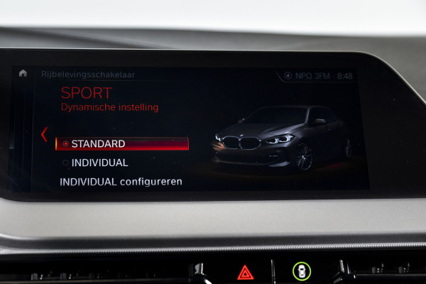 BMW 1-serie 118i 140 PK Corporate High Executive | Cruise | PDC | NAV+ Apple Car Play | EEC | LM 19" |