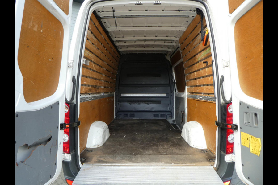 Volkswagen Crafter 35 2.0 TDI L2H2 140pk, Euro-6, Laadklep, Dhollandia, Camera, Airco.