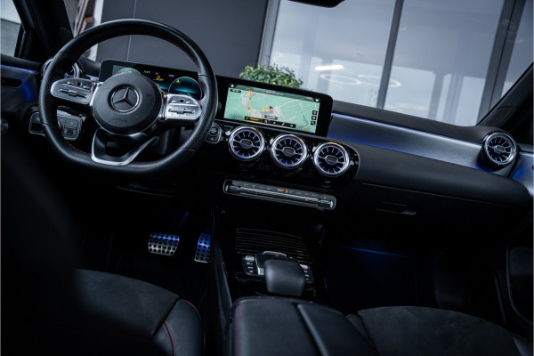 Mercedes-Benz A-Klasse A220 4MATIC Premium Plus - Panorama | Carplay | Sfeerverlichting