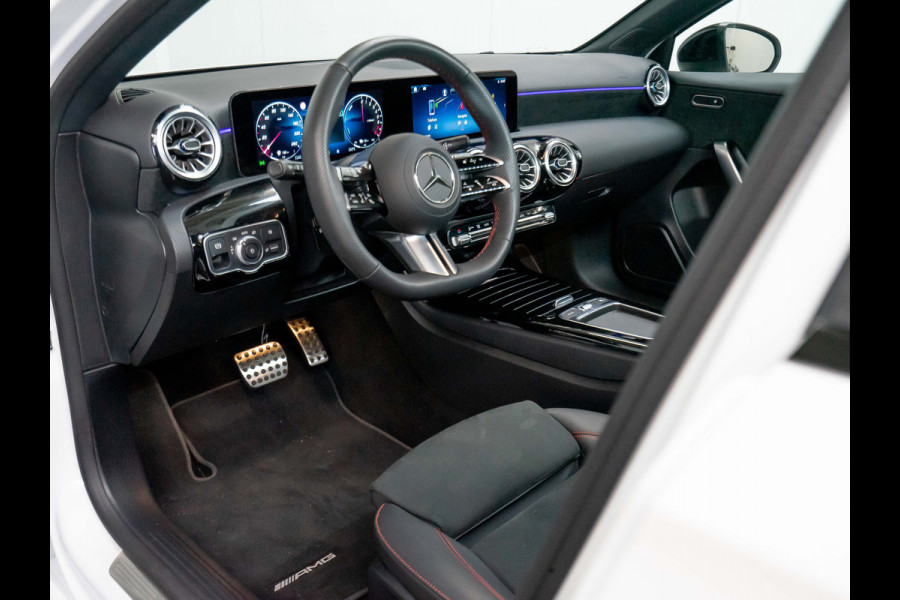 Mercedes-Benz A-Klasse A 250 e AMG Line | 2024 | 45 AMG look | Pano