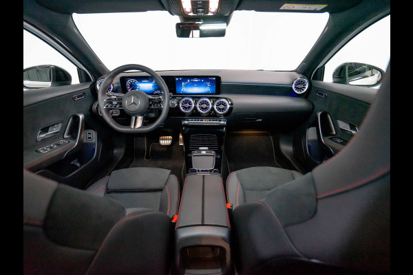Mercedes-Benz A-Klasse A 250 e AMG Line | 2024 | 45 AMG look | Pano