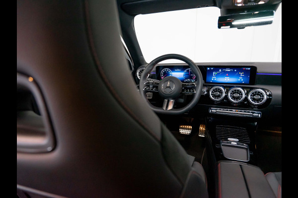 Mercedes-Benz A-Klasse A 250 e AMG Line | 2024 | 45 AMG look | Pano