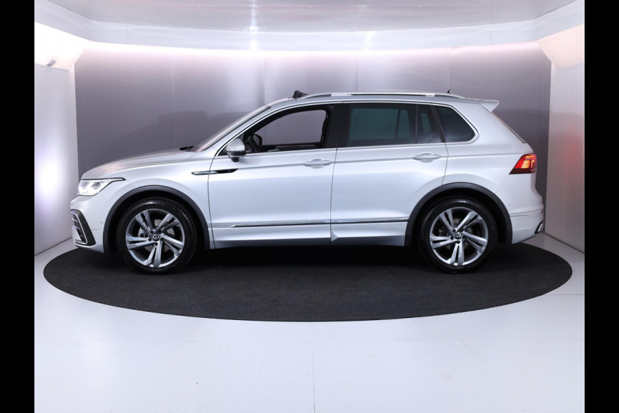 Volkswagen Tiguan 1.5 TSI R-Line Business 150 pk Automaat (DSG) | Private lease vanaf € 791,- pm | Verlengde garantie | Navigatie | Panoramadak | Trekhaak uitklapbaar | Parkeersensoren (Park assist) | Achteruitrijcamera | Stoelverwarming |