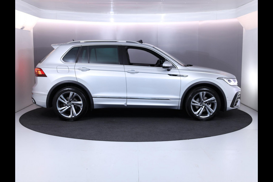 Volkswagen Tiguan 1.5 TSI R-Line Business 150 pk Automaat (DSG) | Private lease vanaf € 791,- pm | Verlengde garantie | Navigatie | Panoramadak | Trekhaak uitklapbaar | Parkeersensoren (Park assist) | Achteruitrijcamera | Stoelverwarming |