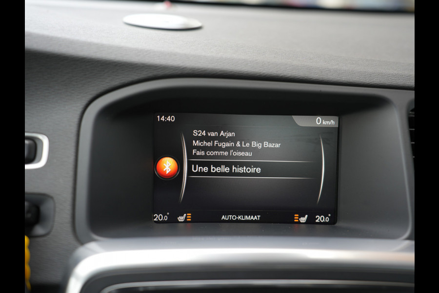 Volvo V60 2.0 T3 Kinetic | Navigatie | Climate Control | Stoelverwarming | Digital Dashboard