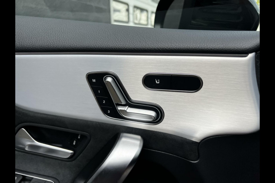 Mercedes-Benz A-Klasse AMG 35 4MATIC PANO HEAD UP ADAPTIVE CRUISE MEMORY