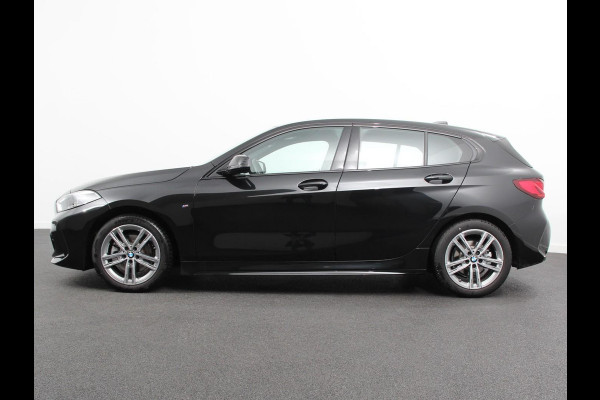 BMW 1-serie 118i M-Sport | Climate Control | Adeptive cruise control | Stoelverwarming | LED | Parkeersensoren | Apple carplay / Andriod auto