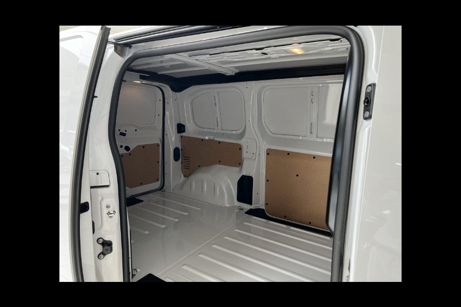 Peugeot Expert L2 145 Pk. AUTOMAAT | 2,9% rente | navigatie incl. Apple Carplay | trekhaak | camera | parkeersensoren voor & achter | dodehoek detectie | rijklaarprijs