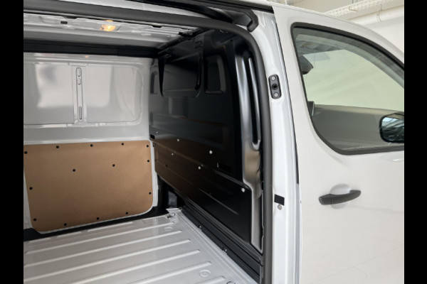 Peugeot Expert L2 145 Pk. AUTOMAAT | 2,9% rente | navigatie incl. Apple Carplay | trekhaak | camera | parkeersensoren voor & achter | dodehoek detectie | rijklaarprijs
