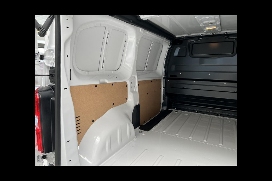 Peugeot Expert L2 145 Pk. AUTOMAAT | 2,9% rente | navigatie incl. Apple Carplay | trekhaak | camera | parkeersensoren voor & achter | dodehoek detectie | rijklaarprijs