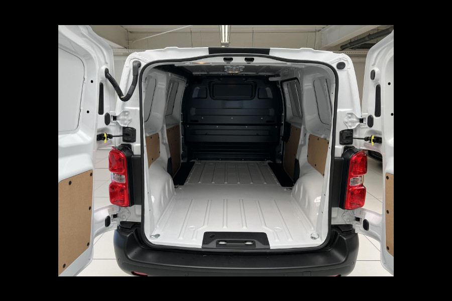 Peugeot Expert L2 145 Pk. AUTOMAAT | 2,9% rente | navigatie incl. Apple Carplay | trekhaak | camera | parkeersensoren voor & achter | dodehoek detectie | rijklaarprijs