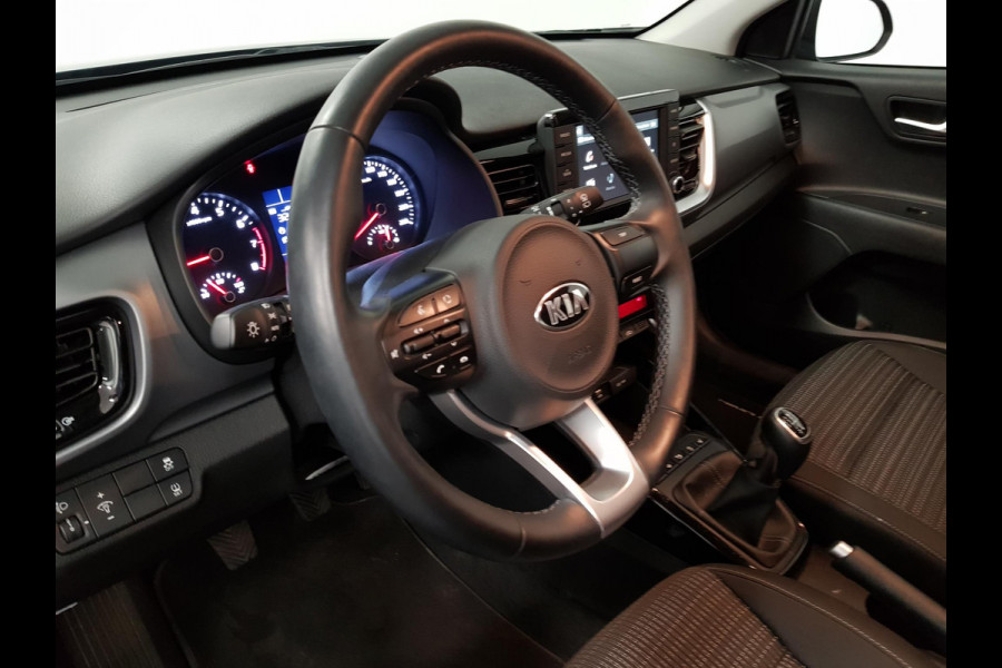 Kia Stonic 1.0 T-GDi DynamicLine | Climate Control | Navigatie | Stoelverwarming | Privacy Glass | Lichtmetalen velgen