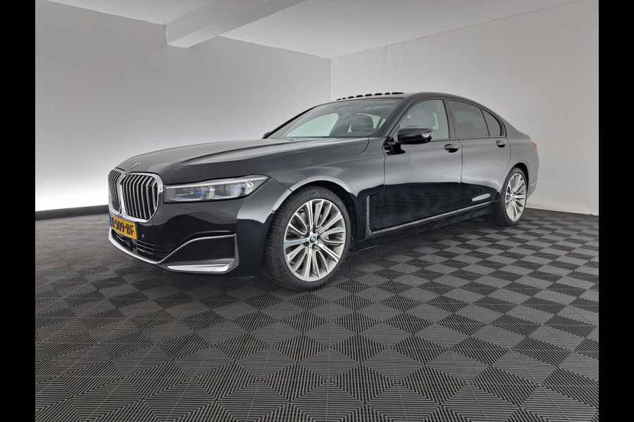 BMW 7 Serie 730d High Executive Aut. *PANO | HEAD-UP | CARBON-CORE | ADAPT.CRUISE | LASER-LED | SOFT-CLOSE | MASSAGE | NAPPA-LEATHER | HARMAN/KARDON-AUDIO | MEMORY-PACK | BLINDSPOT | TOP-VIEW | DAB+ | CARPLAY | DIGI-COCKPIT