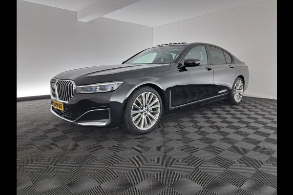 BMW 7 Serie 730d High Executive Aut. *PANO | HEAD-UP | CARBON-CORE | ADAPT.CRUISE | LASER-LED | SOFT-CLOSE | MASSAGE | NAPPA-LEATHER | HARMAN/KARDON-AUDIO | MEMORY-PACK | BLINDSPOT | TOP-VIEW | DAB+ | CARPLAY | DIGI-COCKPIT