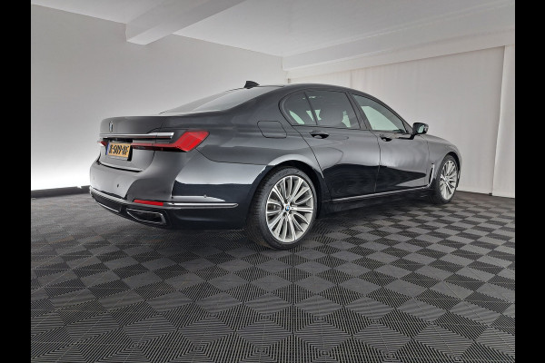 BMW 7 Serie 730d High Executive Aut. *PANO | HEAD-UP | CARBON-CORE | ADAPT.CRUISE | LASER-LED | SOFT-CLOSE | MASSAGE | NAPPA-LEATHER | HARMAN/KARDON-AUDIO | MEMORY-PACK | BLINDSPOT | TOP-VIEW | DAB+ | CARPLAY | DIGI-COCKPIT