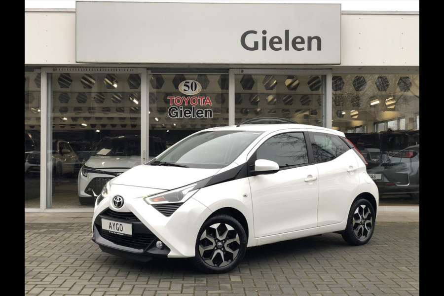 Toyota Aygo 1.0 VVT-i 72pk 5D x-joy | Apple CarPlay/Android Auto, Lichtmetalen velgen, Parkeersensoren, Safety Sense, Camera