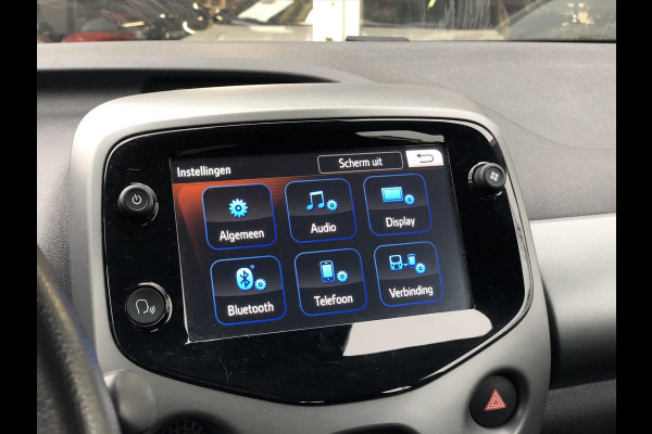 Toyota Aygo 1.0 VVT-i 72pk 5D x-joy | Apple CarPlay/Android Auto, Lichtmetalen velgen, Parkeersensoren, Safety Sense, Camera