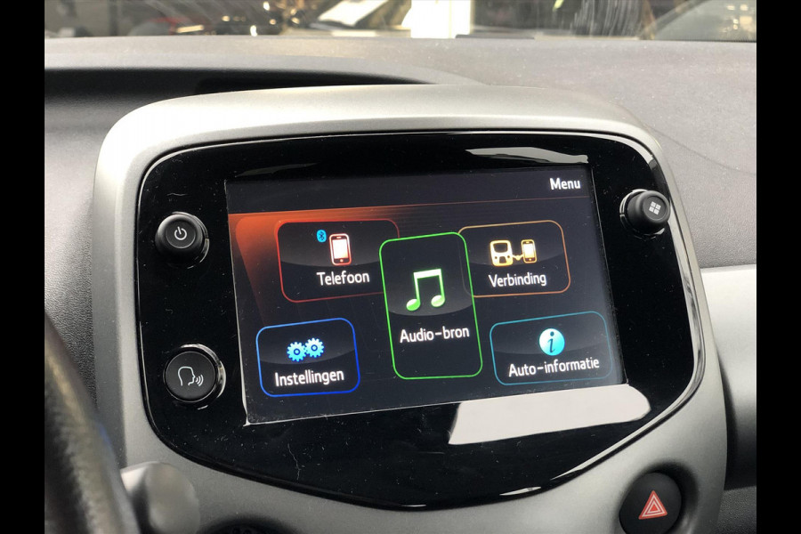 Toyota Aygo 1.0 VVT-i 72pk 5D x-joy | Apple CarPlay/Android Auto, Lichtmetalen velgen, Parkeersensoren, Safety Sense, Camera